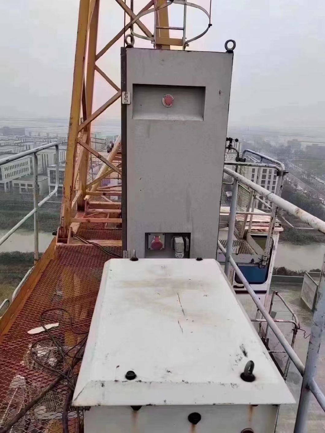 Sell 18 Years Zhonglian 6513-6 Piece Type Tower Crane in Good Condition