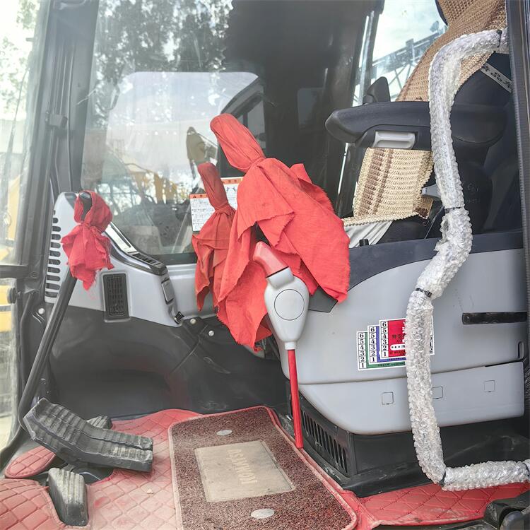 66 kW Second Hand Komatsu PC130-7 Excavator in Shanghai with 12600KG Operating Weight