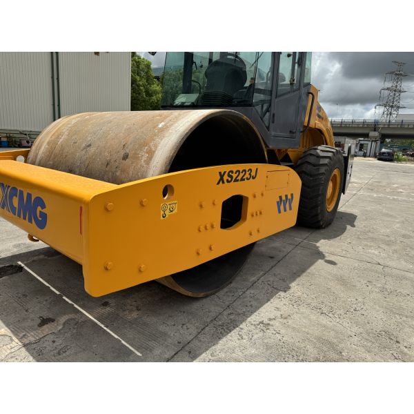 Used XCMG XS223J Vibratory Roller 22 Ton 2.13m Drum Width