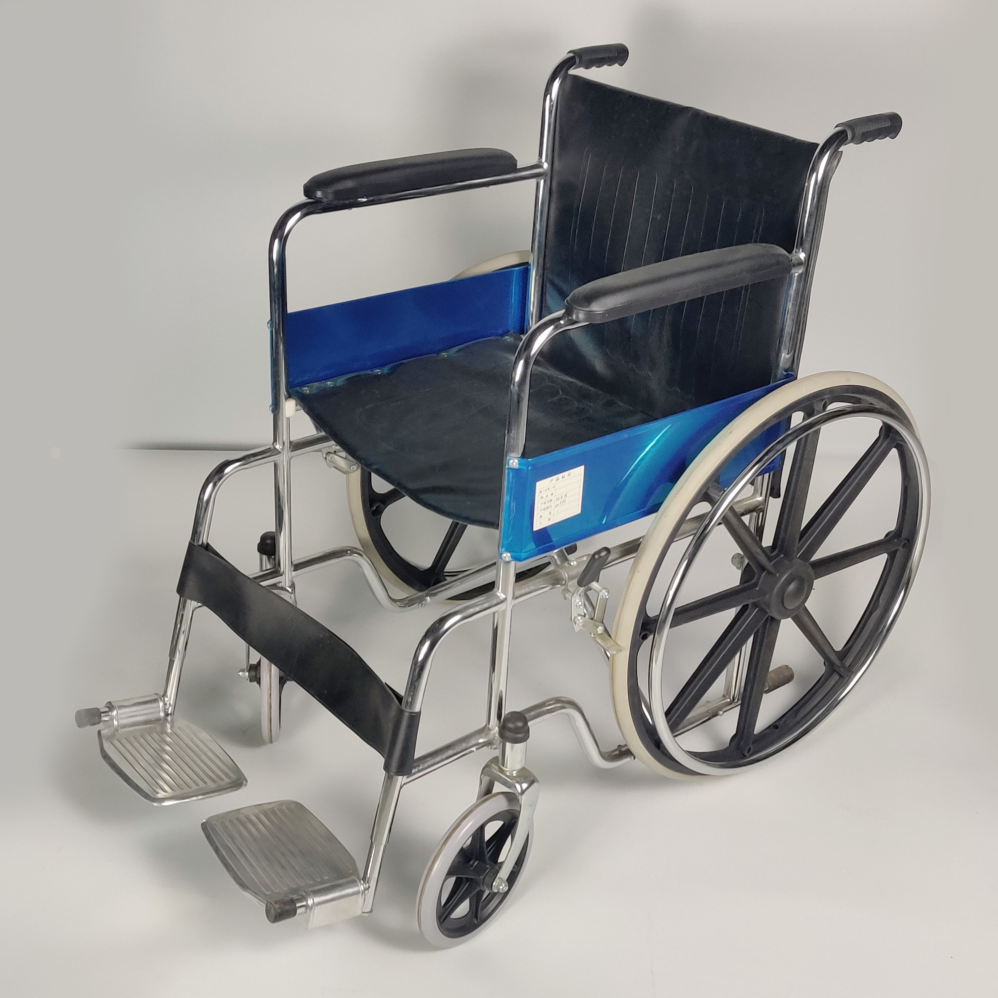Essential Folding Steel Wheelchair Seat Height 50cm For Disabled