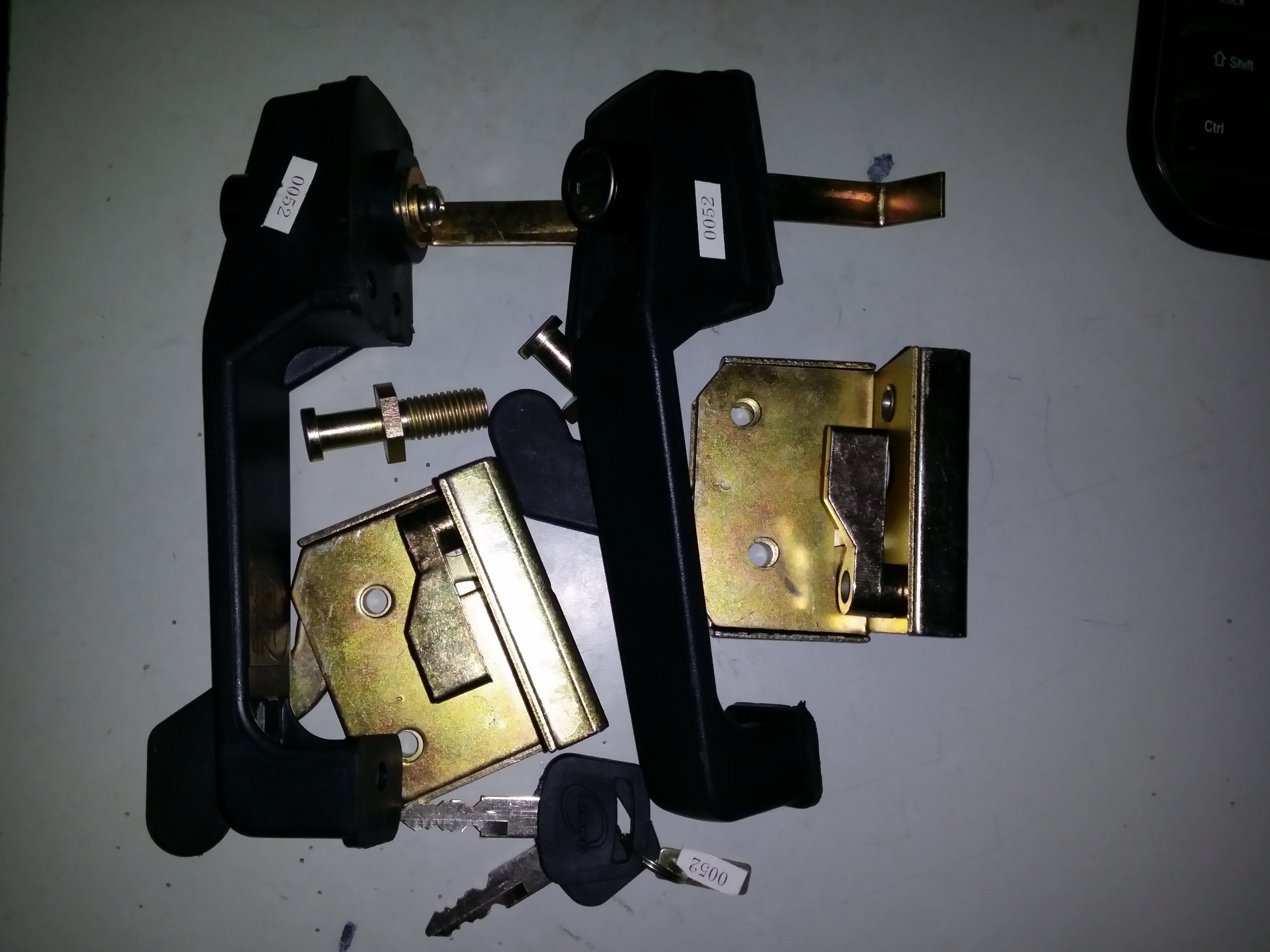 YTO tractor door lock of cab for LX904/704/1204