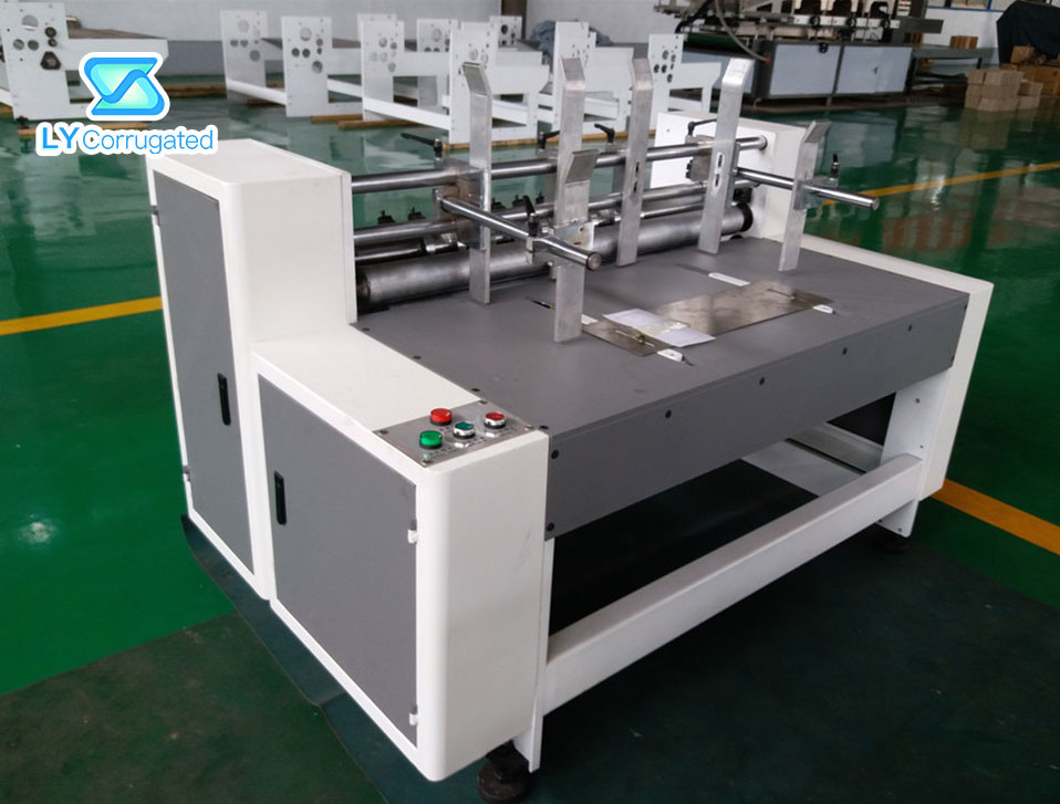 Clapboard Corrugated Box Slotting Machine 45mm Slotting Distance 7mm Width