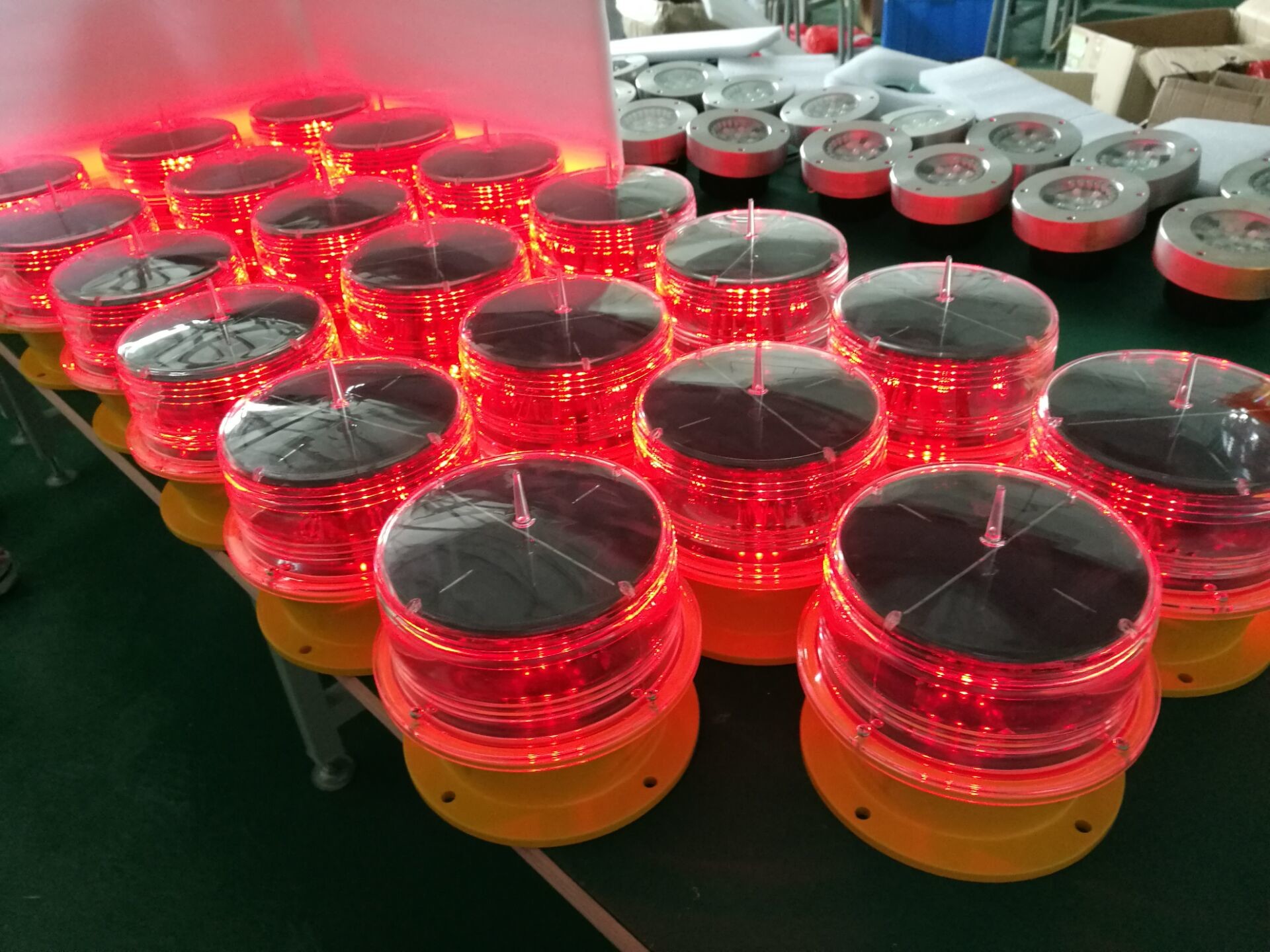 FAA 810 A Solar Obstruction Light Die Casting Aluminum Material With Customized Charging Port