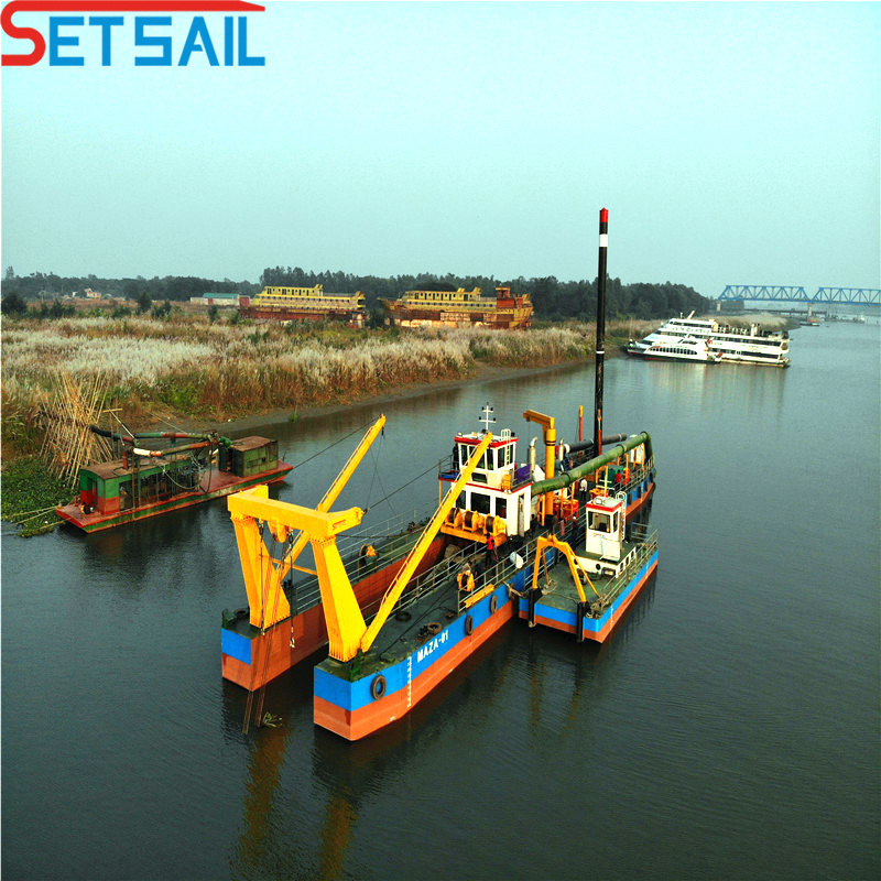 Stable Performance Diesel Engine 26inch Cutter Suction Dredger for Lake