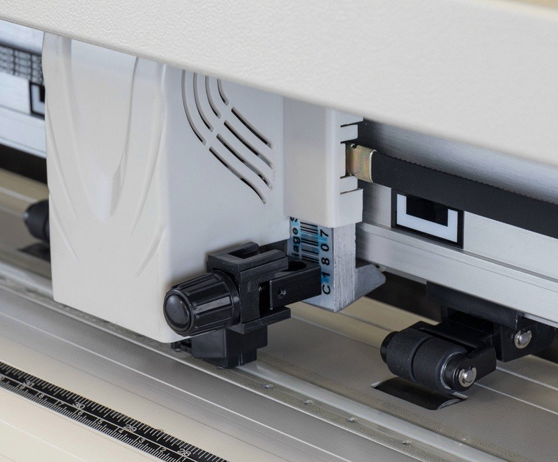High Speed Vinyl Cutting Plotter 0-3500 RPM Servo Motor Speed