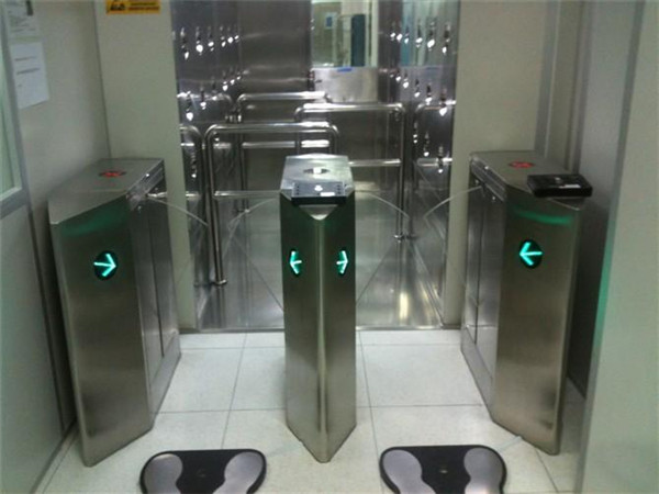 High Speed Retractable Flap Barrier Gate With Self Detection / Alarm