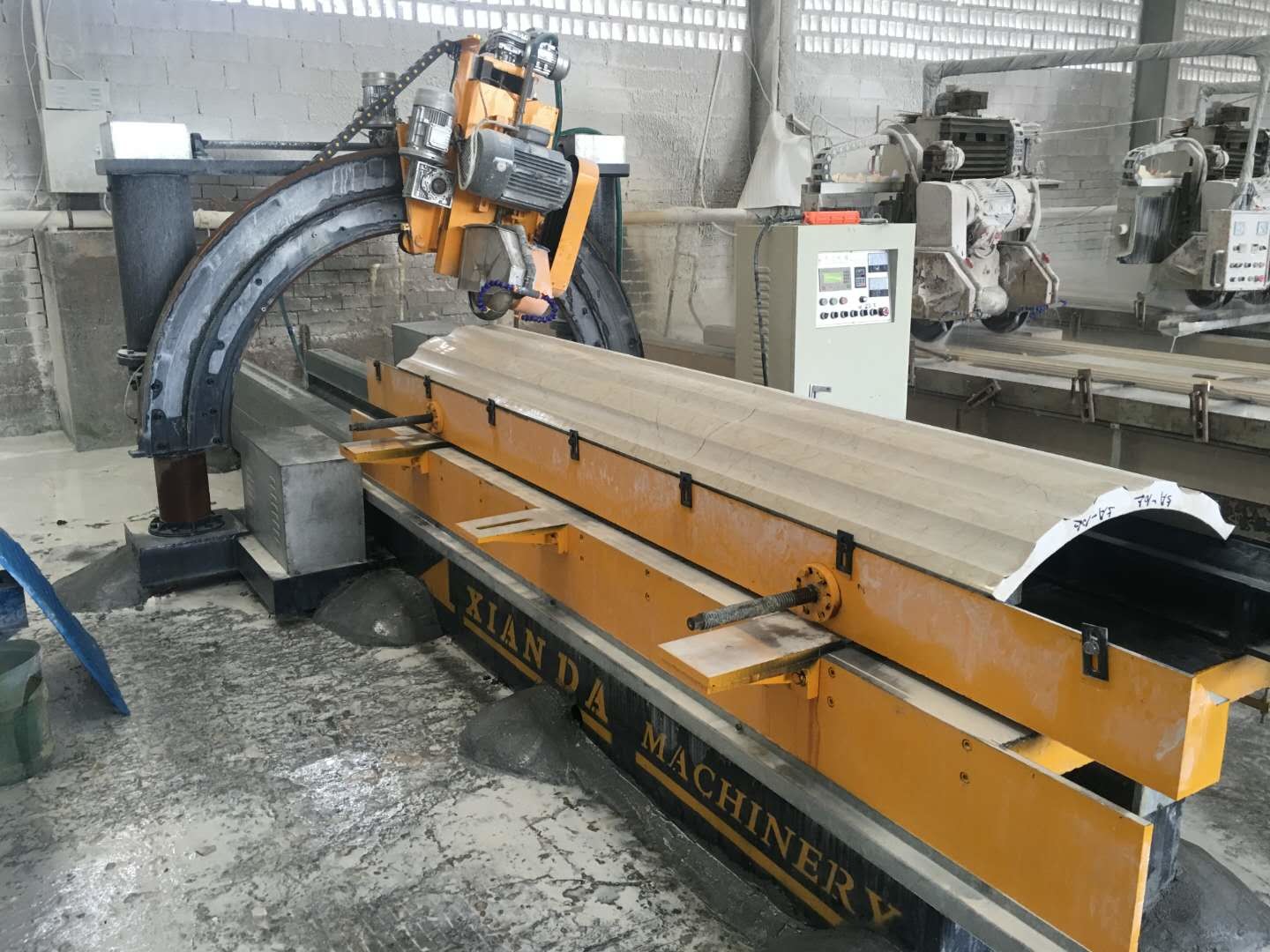 Precision Automatic Roman Pillar Slot Metal Column Cutting Machine