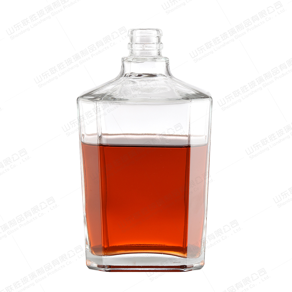 1500ml Red Wine Decanter Crafted from High Borosilicate Glass for Wine Lovers' Pleasure