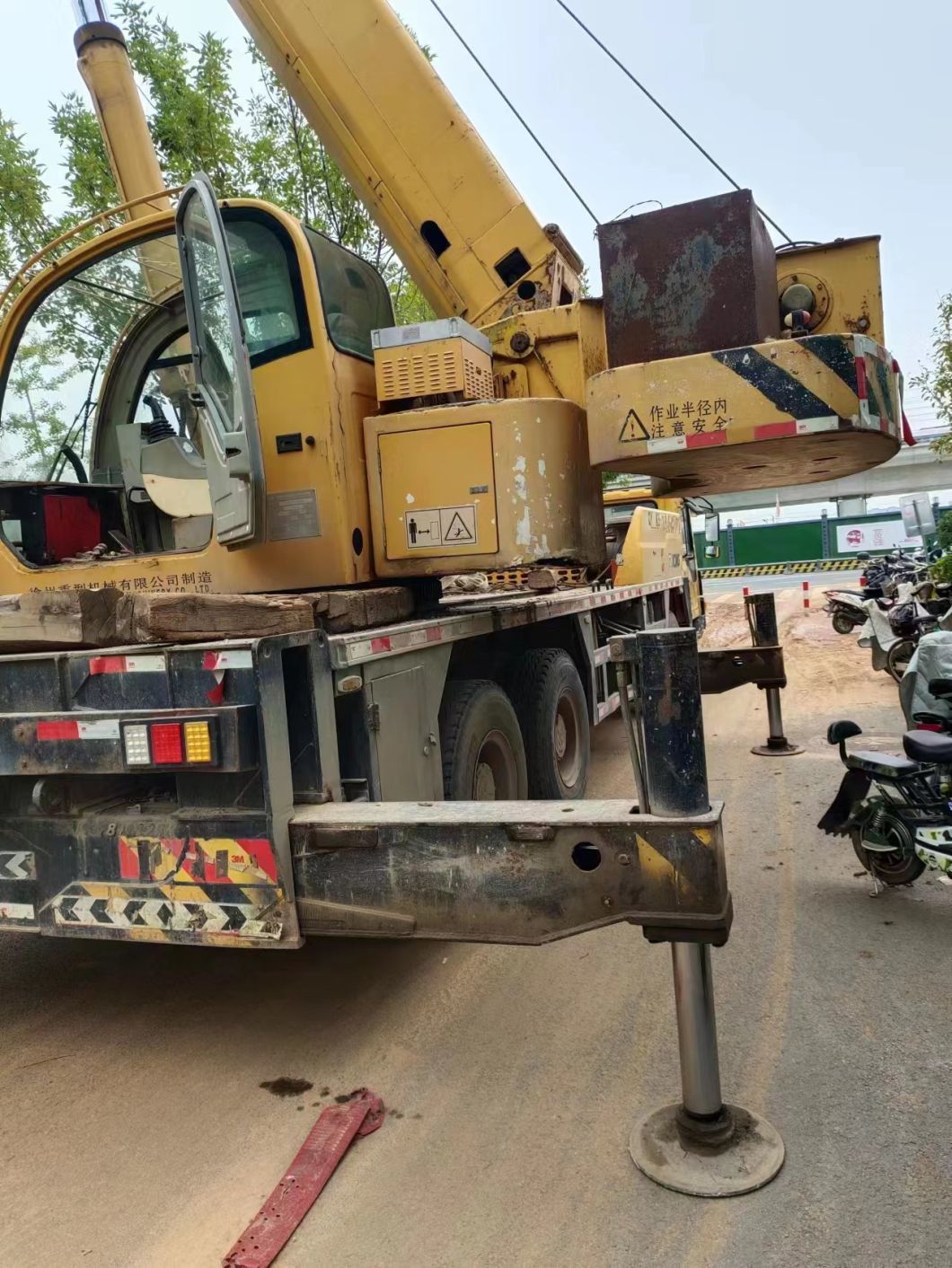 2015 Xg 25ton Mobile Crane Heavy Equipment Second-Hand Truck Crane