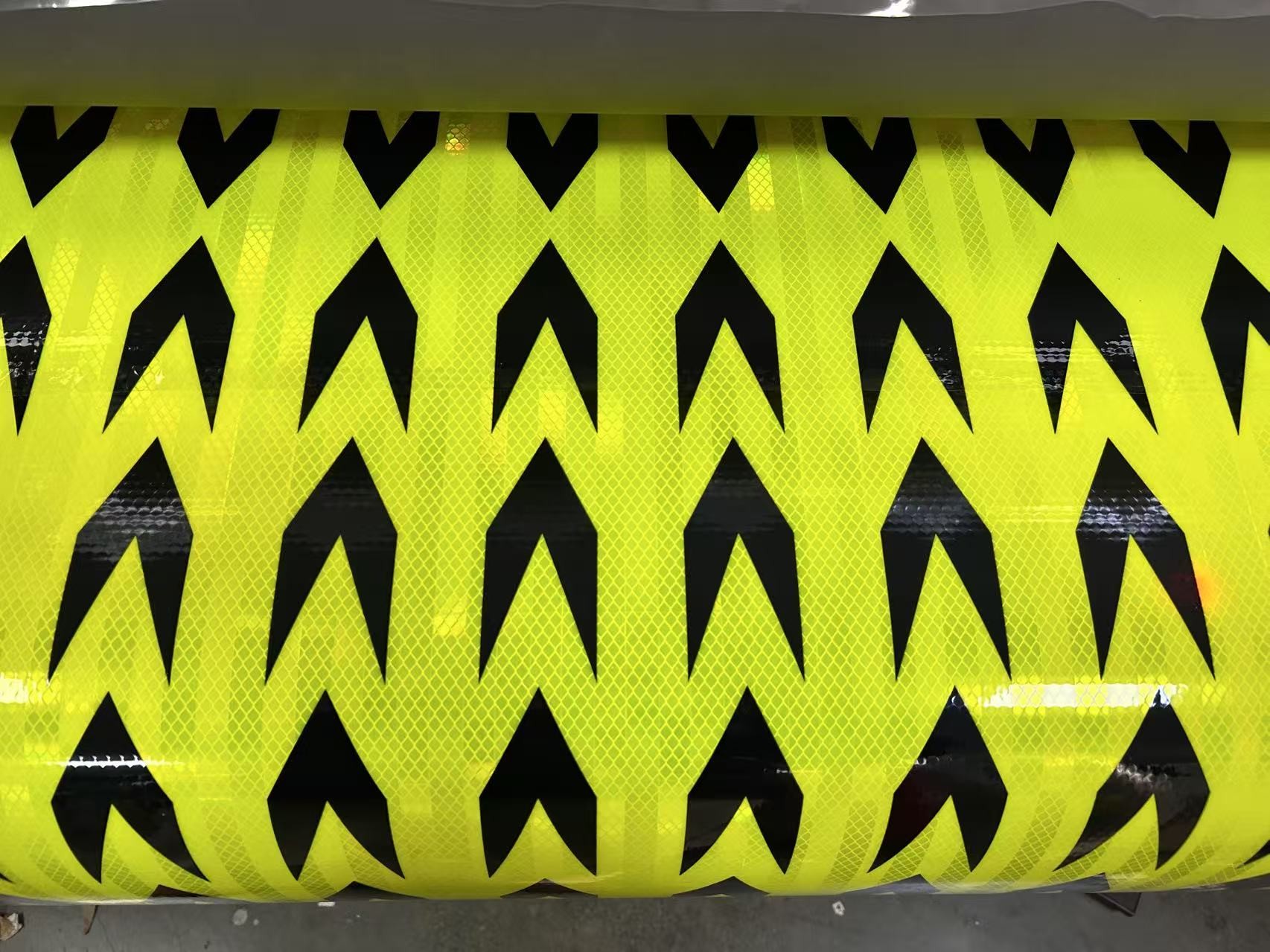 High Intensity Prismatic Grade Printable Fluorescent Yellow UV Printable Arrow 10 Years Self Adhesive Acrylic Prismatic Reflective Film Sheet
