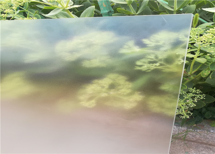 3.2mm Solar Energy Ultra Clear Tempered Glass Textured Solid Structure 3.2mm 4mm Thickness