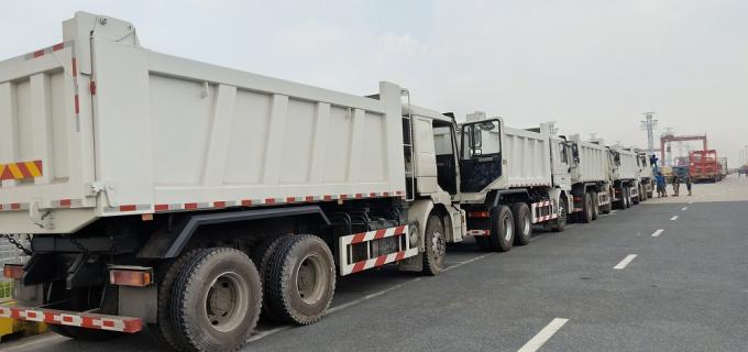 White F2000 6X4 Dump Truck  21-30 Tons Euro 2 Right Hand Drive Tipper 0