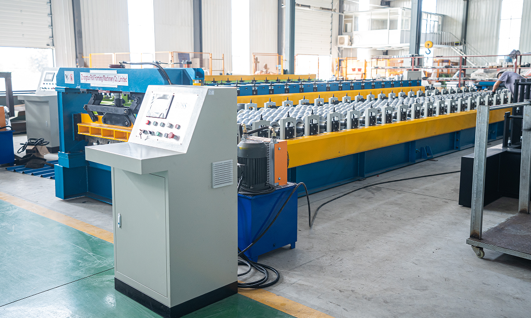 Molding frame rolling forming machine