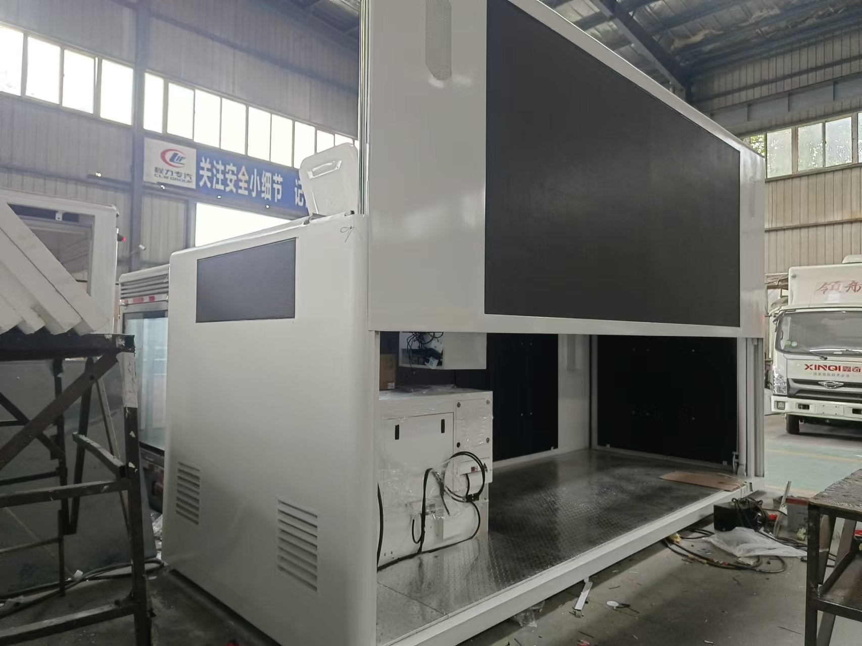 P4 P5 P6 Led Mobile Display 3 Side Mobile Digital Billboard