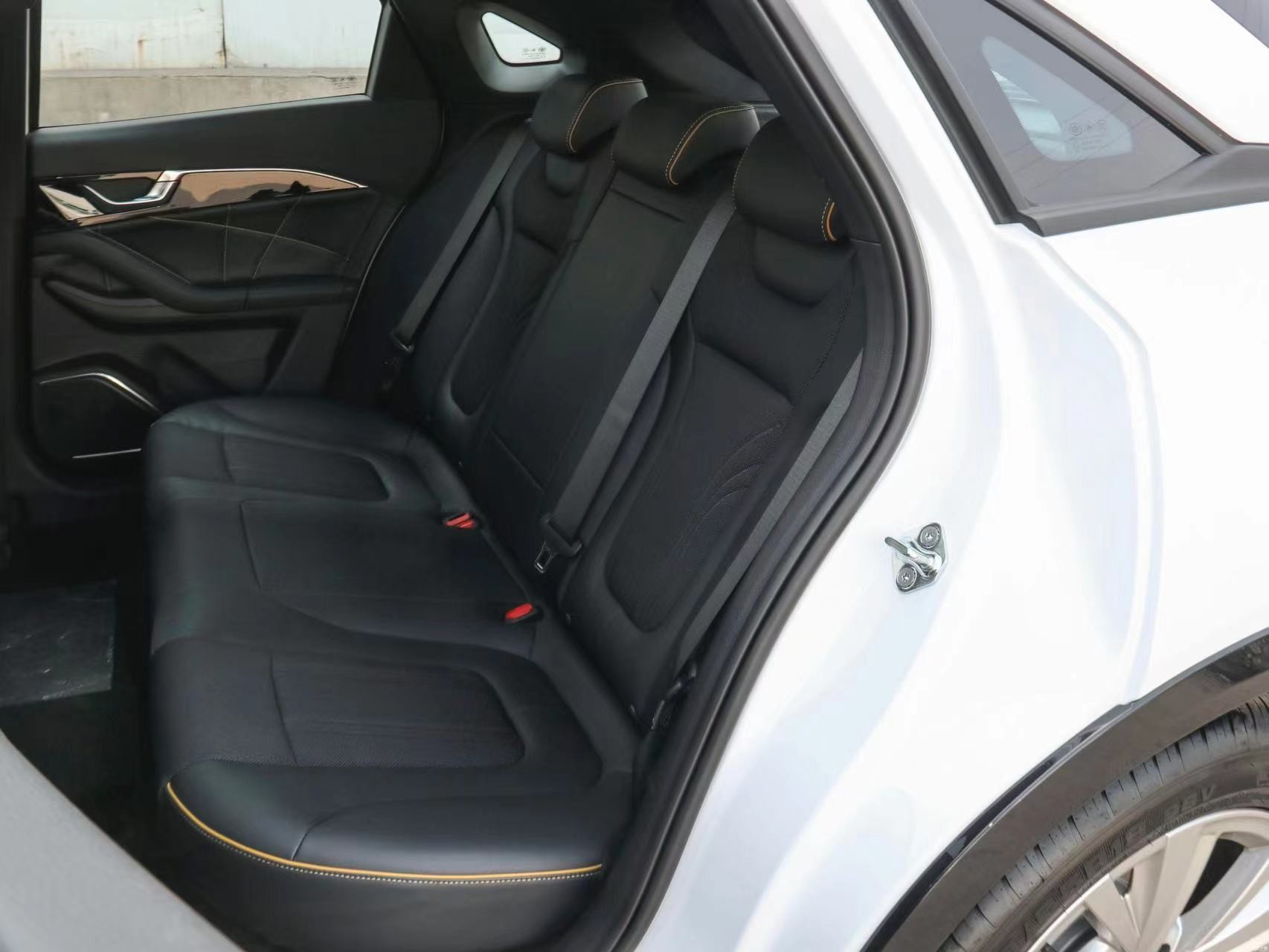 Bestune B70S 2022 2.0TD Hot Blood Knight Version 6AT Compact SUV Car New