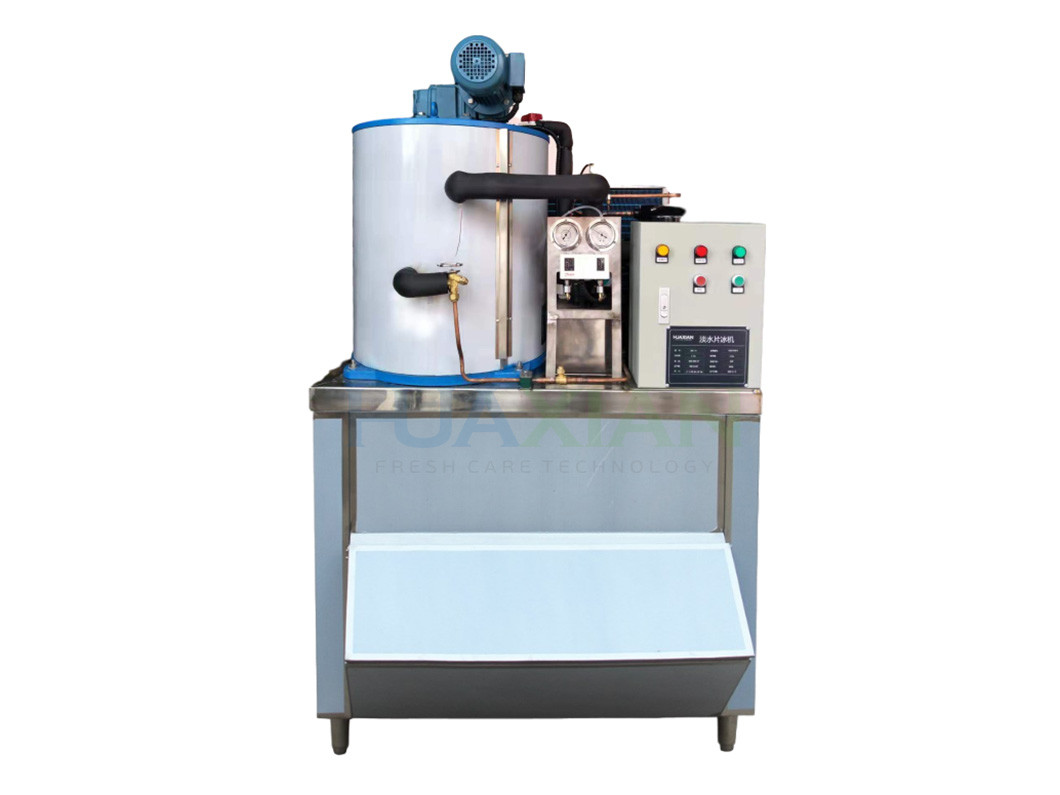 Small Flake Ice Machine Air Cooled 500kgs 220V With Ice Storage Bin