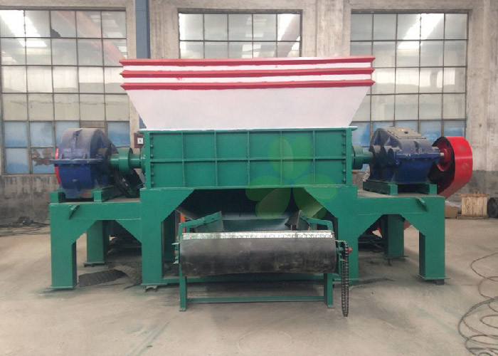 Double Shaft Waste Tire Shredder Machine With 26pcs Knives SGS Approval