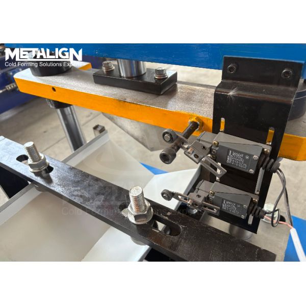 Advanced Effective Ridge Cap Roll Forming Machine With Safety-Fold Profile Design