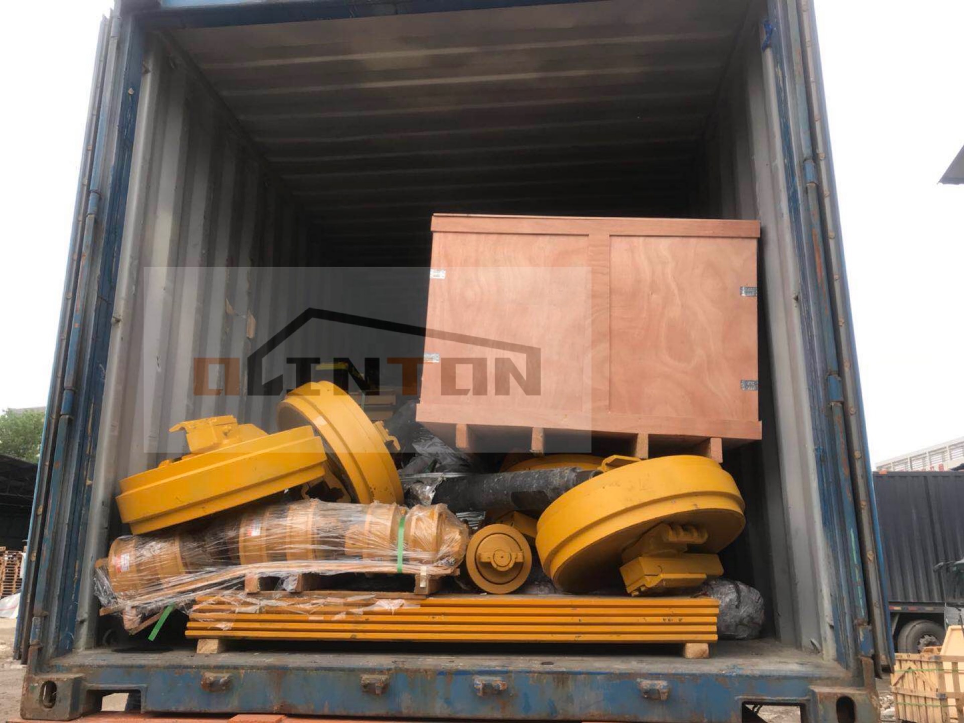 Top-Notch Excavator Undercarriage Parts for D65-8 Bulldozer Front Idler 144-30-00038