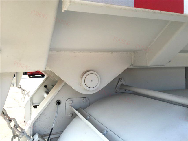 Three Axles Rear Dump Semi Trailers , Hydraulic Tipping Tractor Trailer