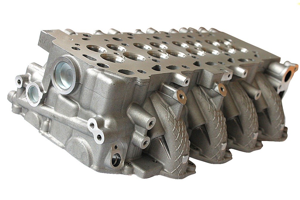 Aluminum MITSUBISHI Engine Cylinder Head 1005A560 1005B452 1005B453