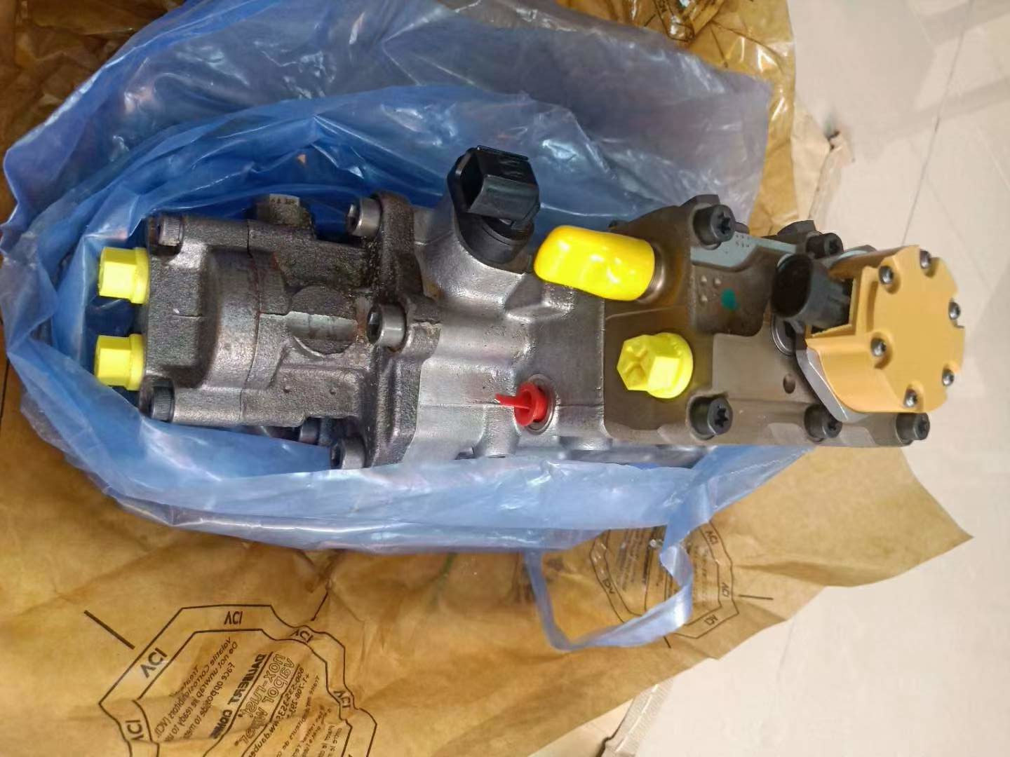 9T-7099 C11 Excavator Fuel Pump Construction Machinery Spare Parts