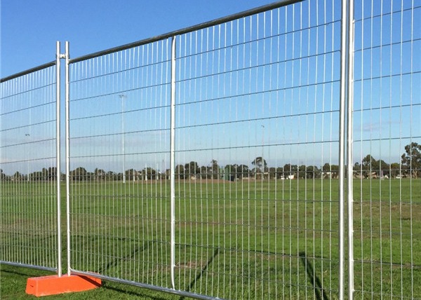 2.1x2.4m Removable Gi 60X150mm Temporary Steel Fencing
