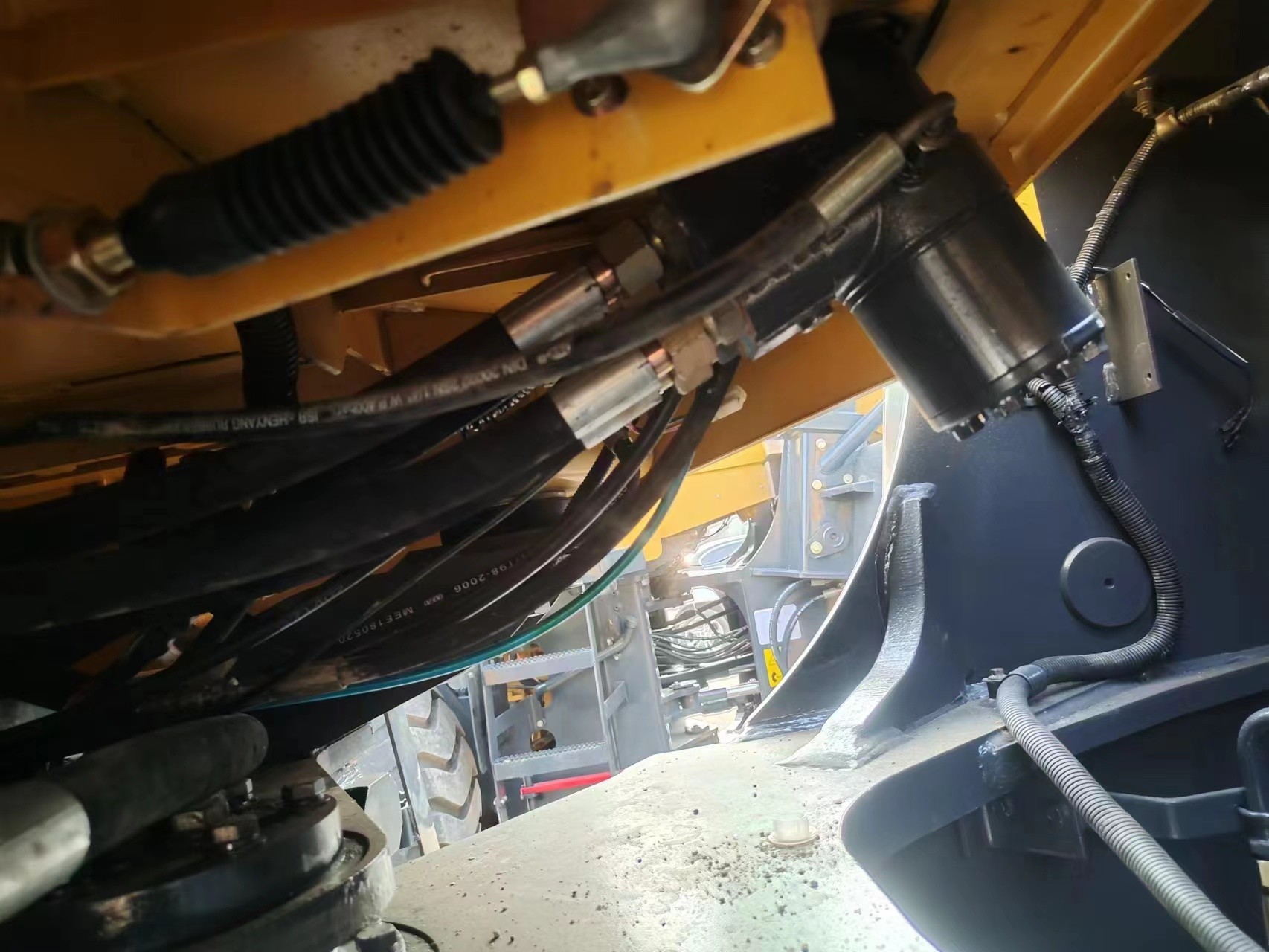 Used Diesel Trucks Rated Loading Weight 5-6 Tons Second Hand SDLG Wheel Loaders Bucket Capacity 3 M³