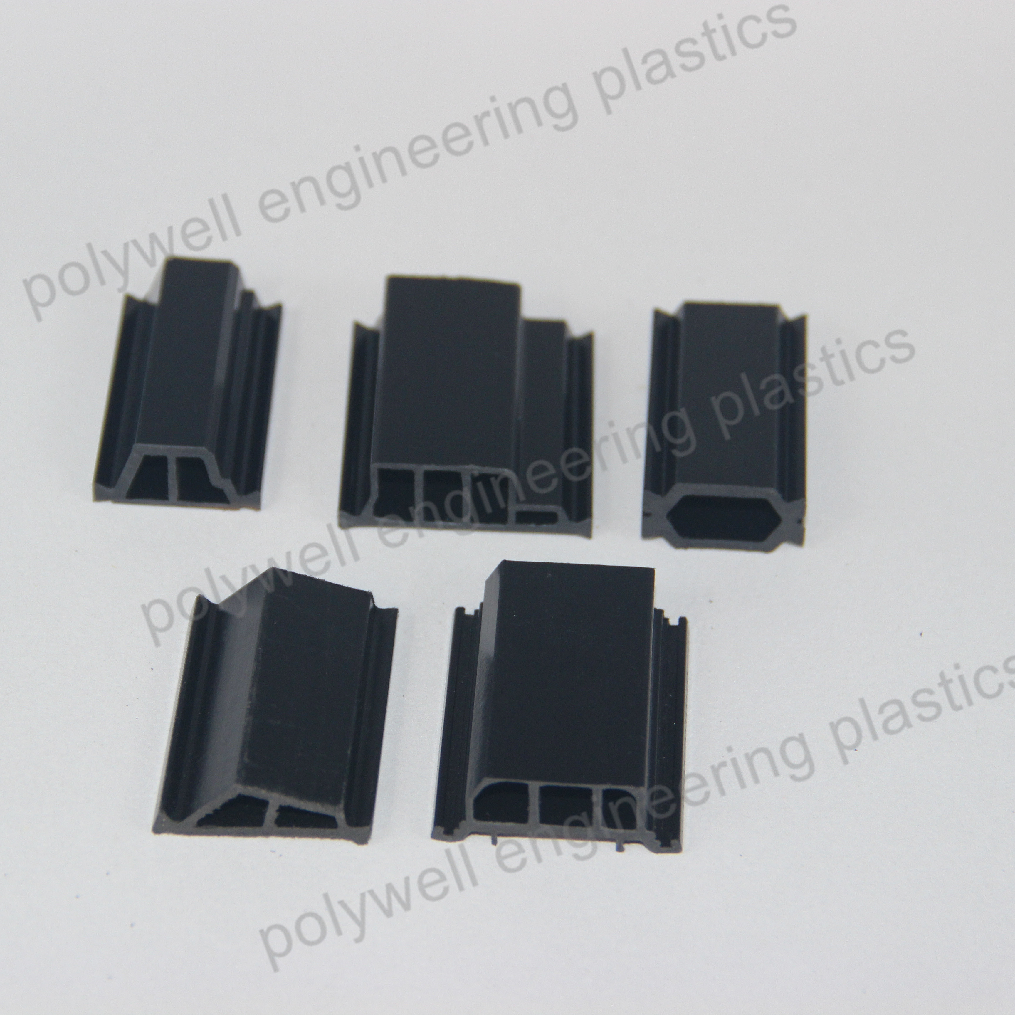 Temperature Resistance Heat Insulation Strips Different Shapes Customized Thickness