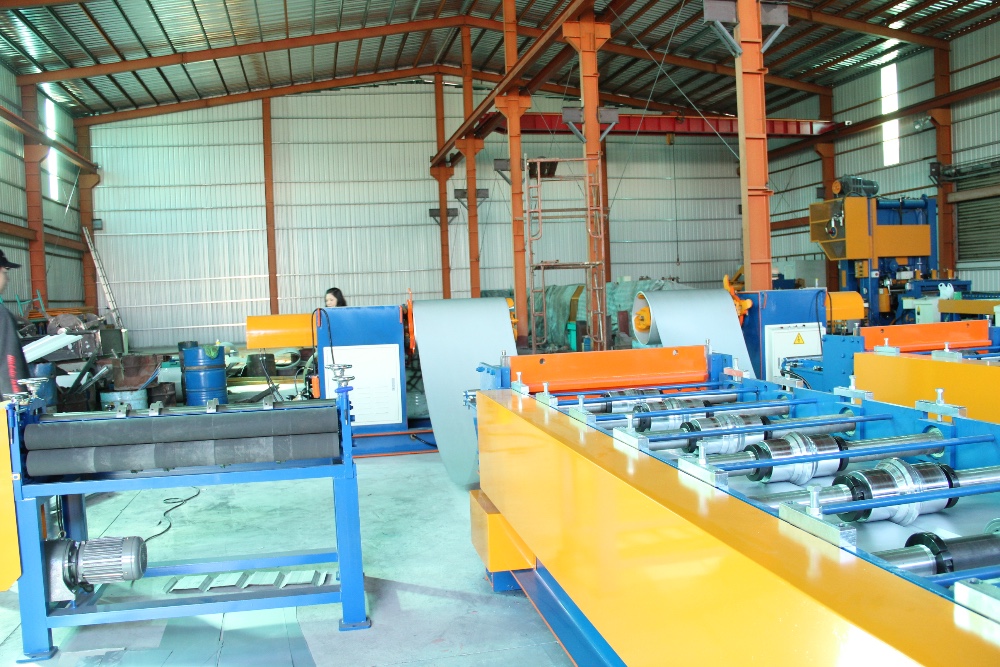 0.2mm - 0.8mm Thickness Corrugated Roof Sheeting Machine 3KW With Cycloidal Reducer