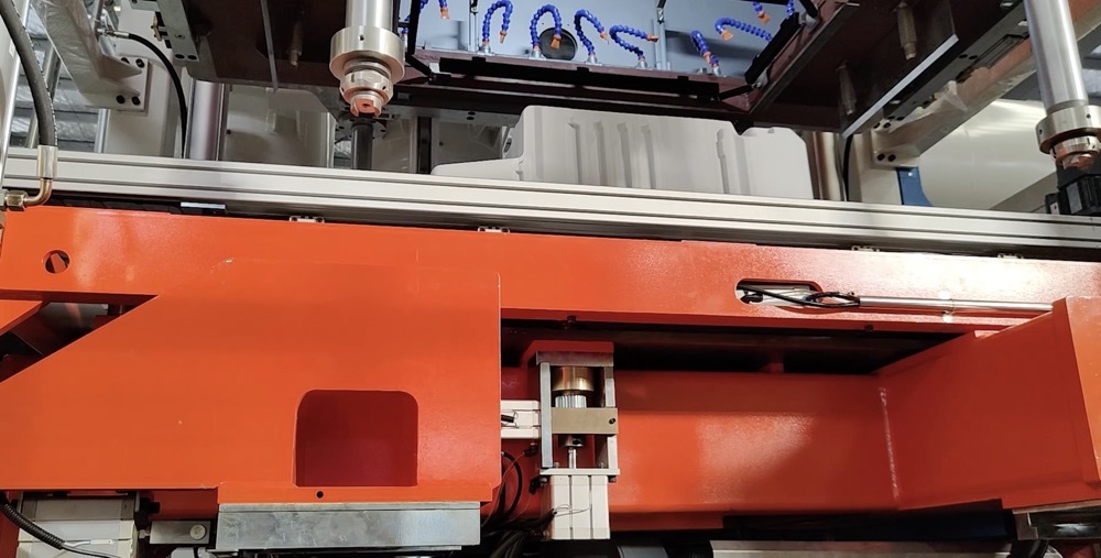 Vacuum Forming And Foaming Mould
