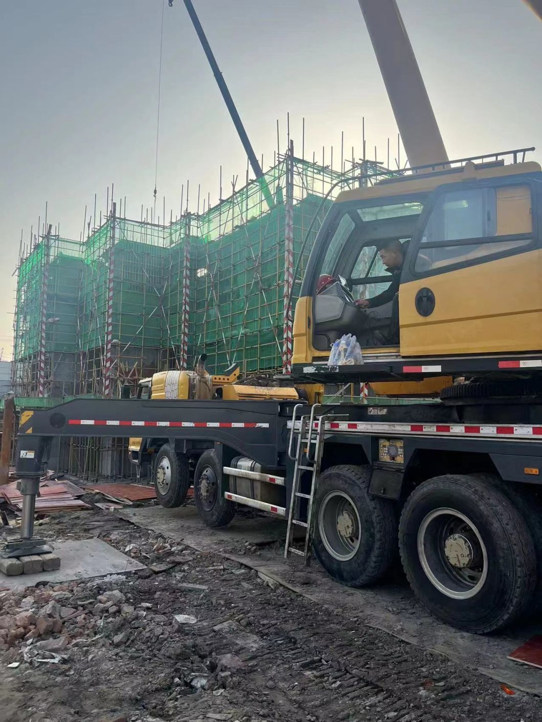 China Top Condition 2018 Xct 100t Mobile Crane Truck Crane Truck Mounted Crane Hydraulic Crane for Sale