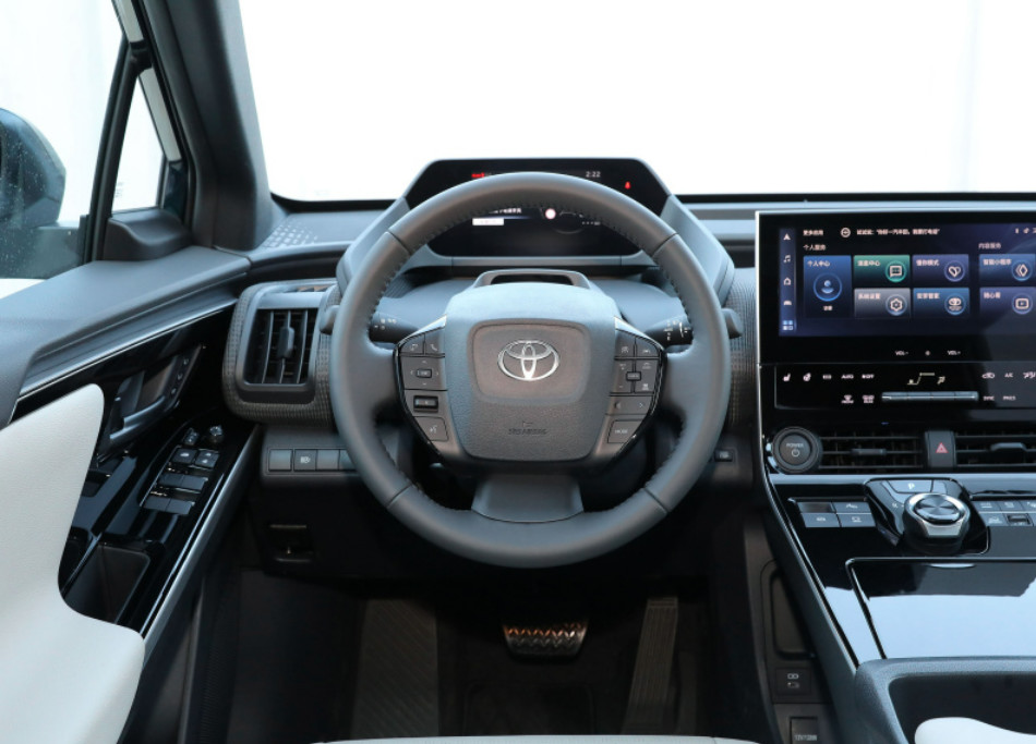 FAW Toyota Bz4x 2022 4wd High Performance Pro Version Medium SUV New 5 Seats