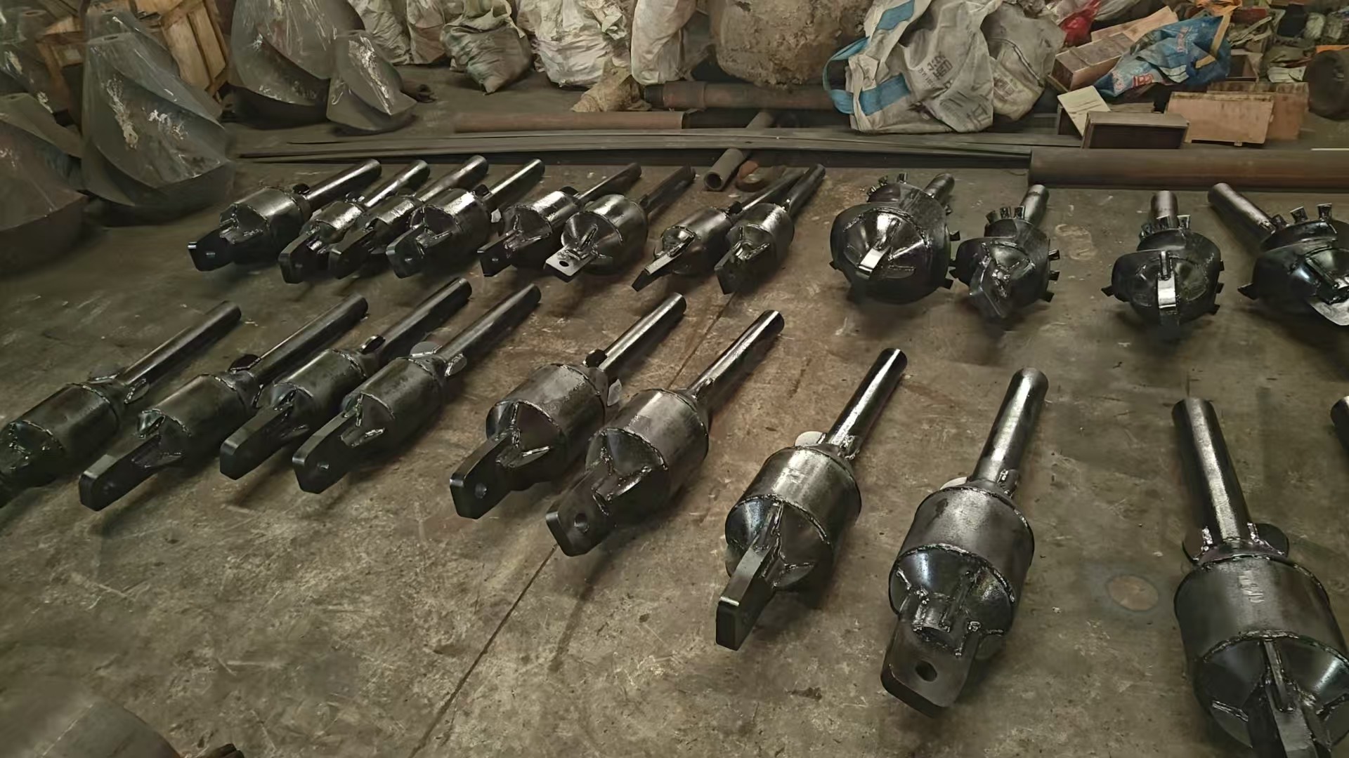 back reamer, extrusion back reamer, tunnel back reamer, pilot guide bit, guide plate, puller, transfer case, connect