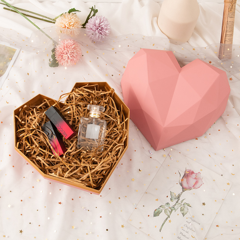 Custom 3D Heart Rigid Gift Box with Recyclable Paperboard