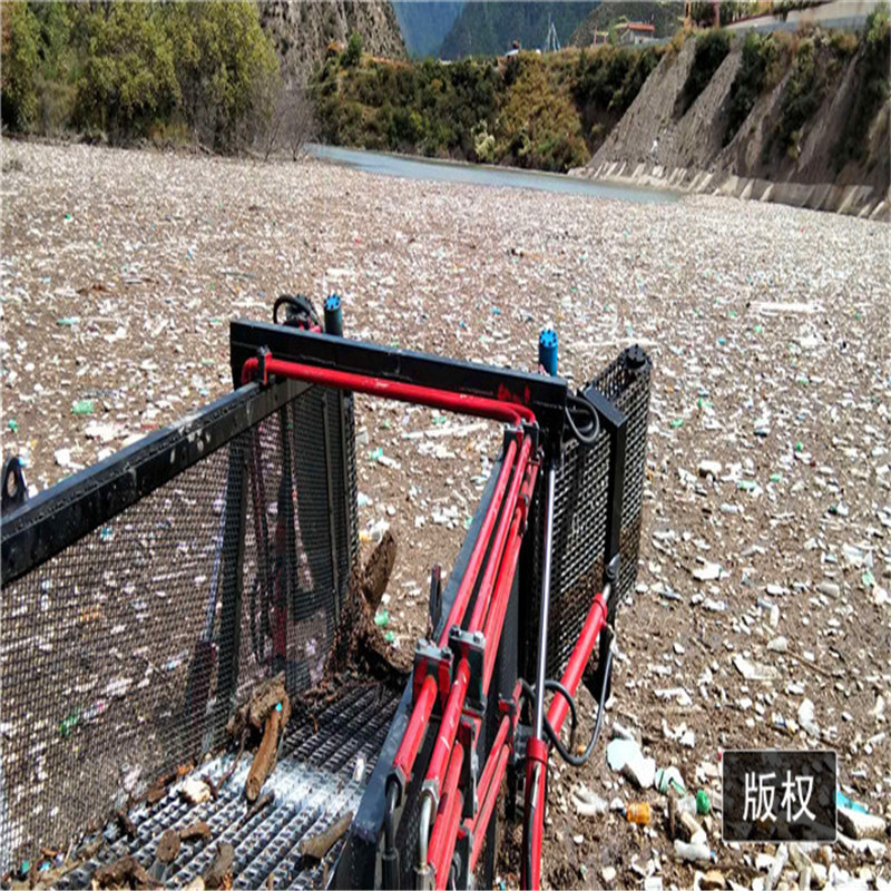 cutting lake weeds