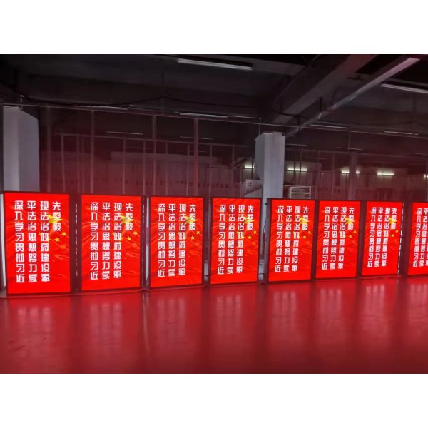 P3 Pole LED Display Screen Custom For Pedestrian Street