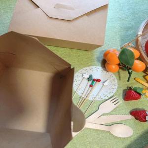 China Customized Disposable Economic Friendly Kraft Paper Food Container Takeout Box With Bamboo Pick Set on sale