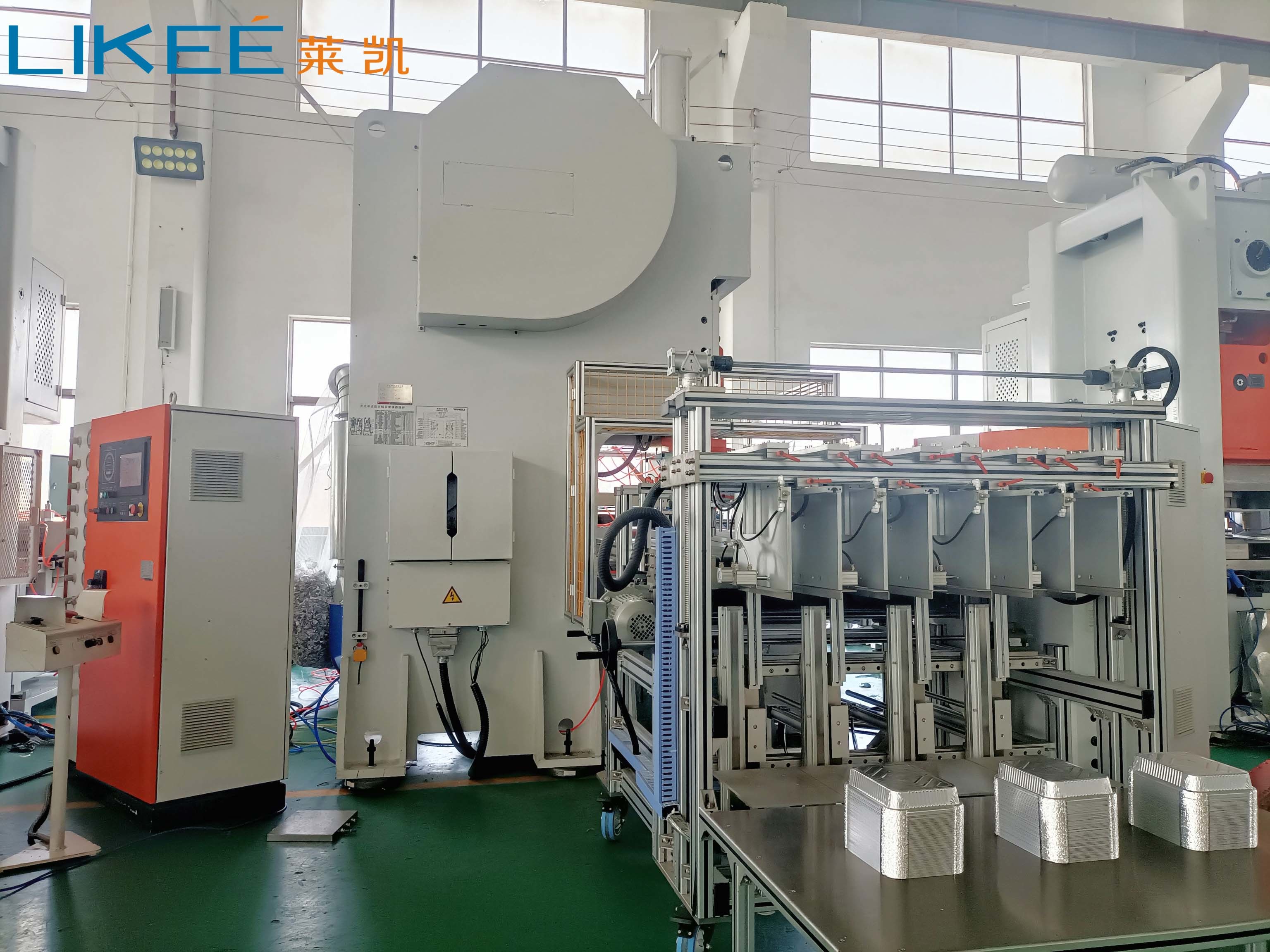 PLC Control System Sale Automatic Aluminium Foil Lunch Box Making Machine