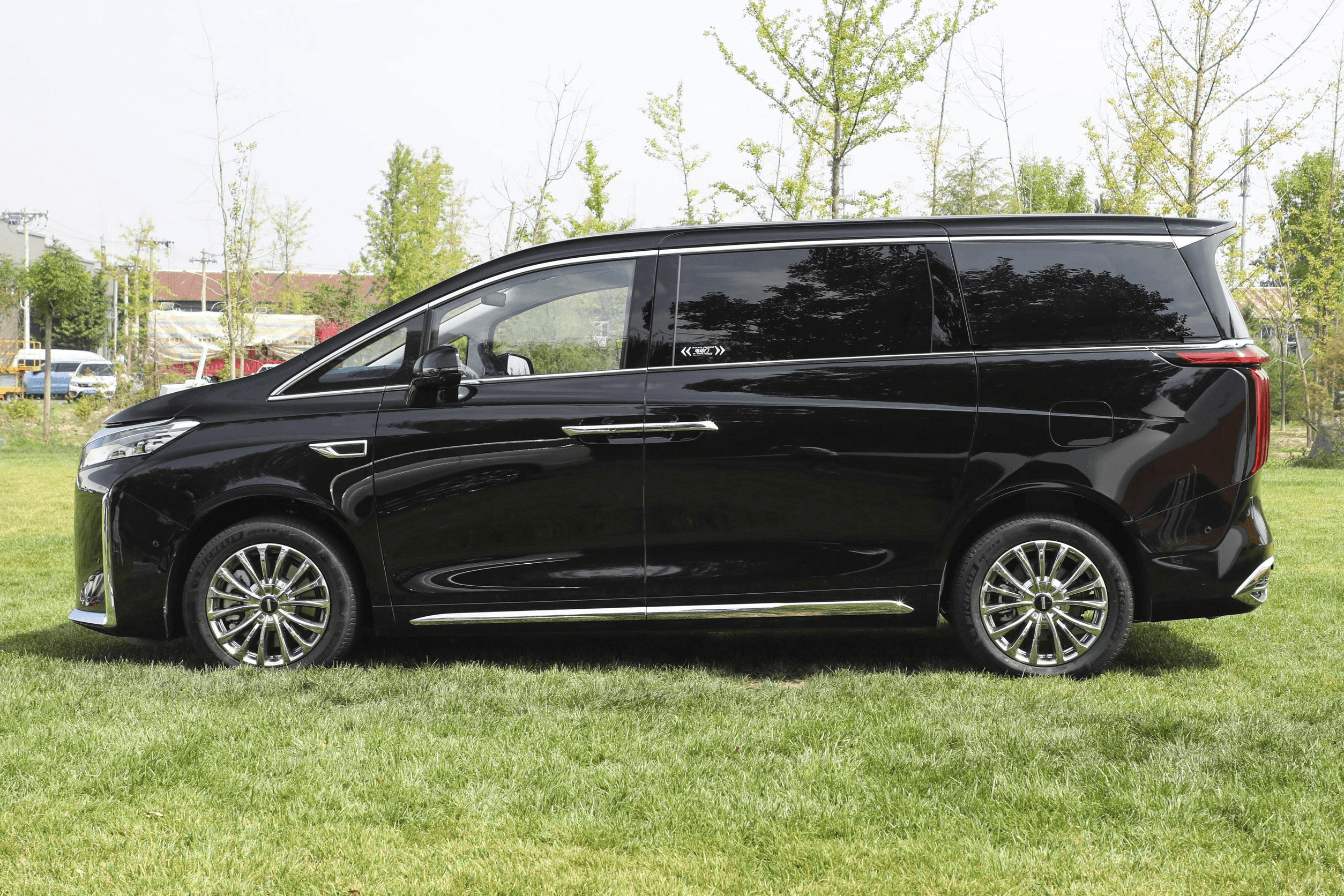 2023 GWM WEY Gaoshan Car PHEV AWD 1.5 Turbo 7 Seats Luxury Hybrid MPV LED Headlight Energy Gasoline Fuel Car Made