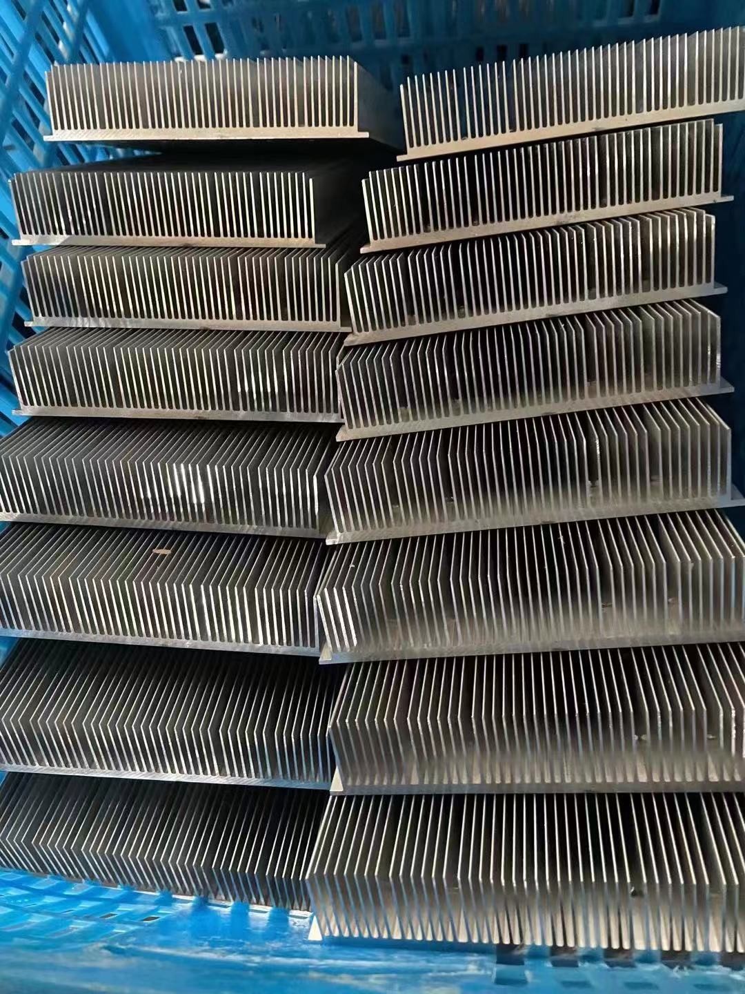 ODM Custom Aluminum Heat Sink Profile With CNC Drilling Locations 6082 T6