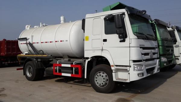 EURO II 6M3 290hp Howo Sewage Suction Truck , Pump Speed 500r / Min Sewage Vacuum Tank Trucks