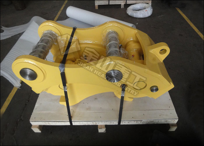 Coupling Attachment Excavator Quick Coupler , Durable Quick Couplers For CAT320 EC210 EC240 SK200