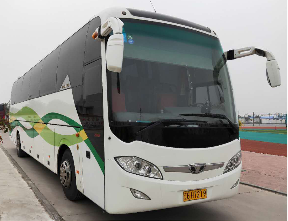 12m Tourist Bus 2010 Used Coach Bus with 55 Seats and Spacious Seating Arrangement