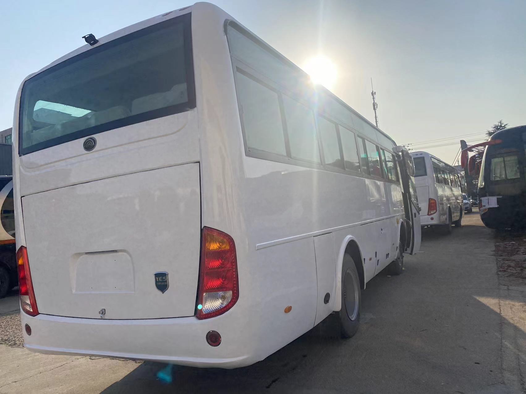 10m Coach Luxury Used Bus for Africa Manual Transmission Luxurious Interior
