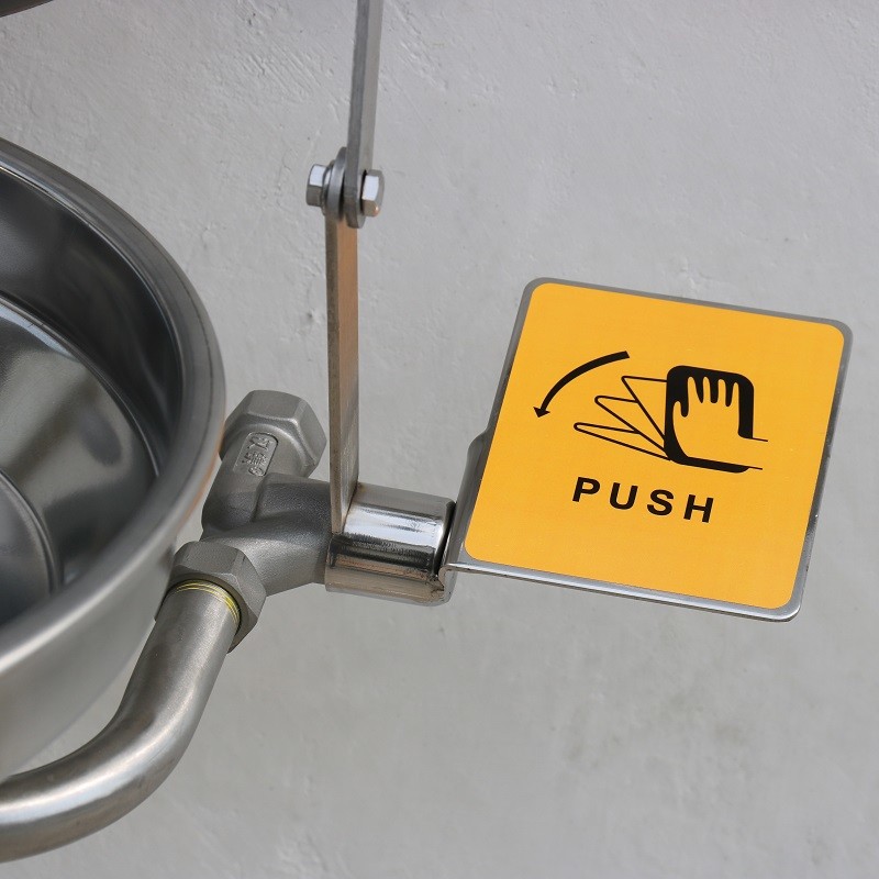 Wall-mounted type stainless steel cover eye washer, eye wash station, auto open eye wash station