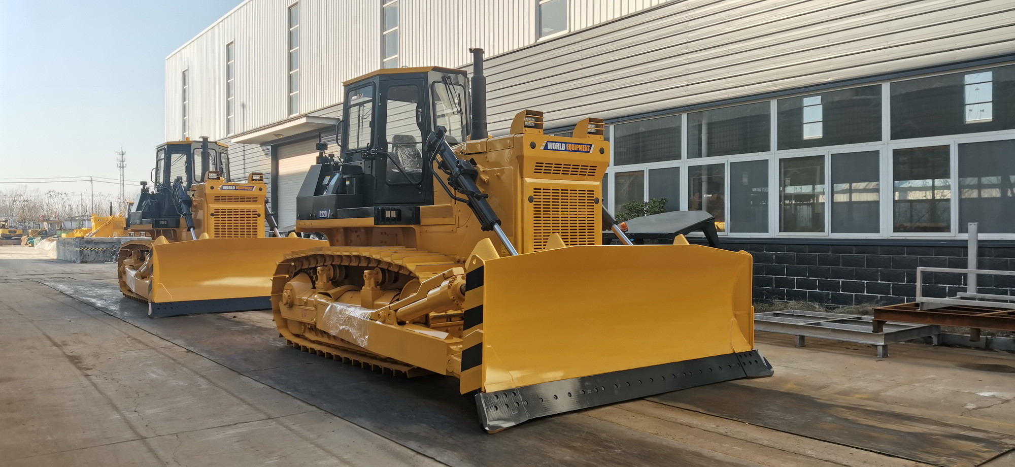 560mm Track Type Tractor Bulldozer With 38 Track Shoes On Each Side 100hp 165HP 220HP 320HP