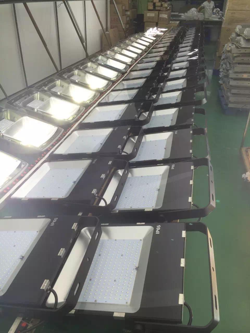 superior quality 200w led flood light led street light led spotlight 120LM/W with Lumileds 3030AC85-277V 5years warranty