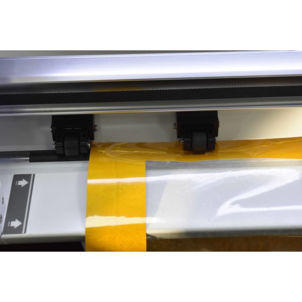 ZKSS600 Automatic Edge Patrol Plotter CCD Camera Intelligent And Precise Cutting