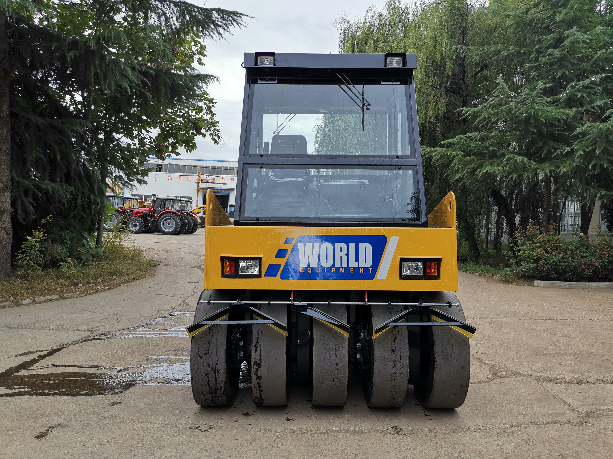 Diesel Hydraulic Road Roller 75 KW Compact Cohesive New Condition